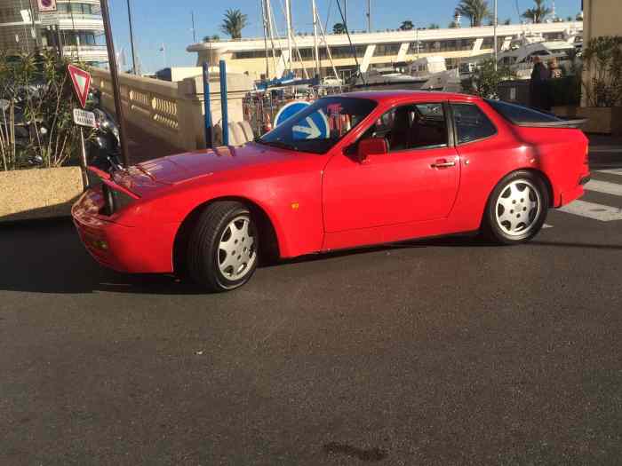 Porsche 944 Turbo 0