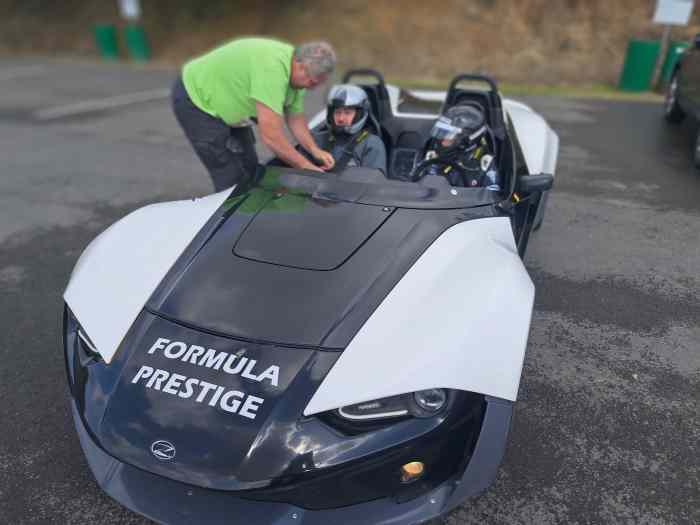 ZENOS E10 BIPLACE 2