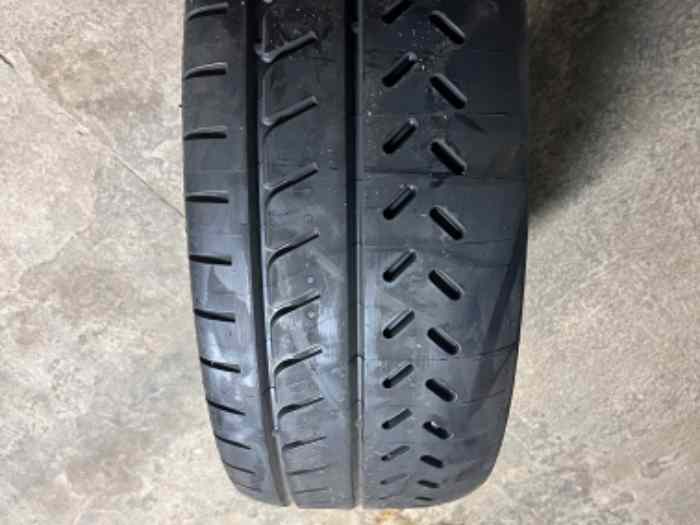 9 pneus neufs Michelin 20-65-18 en 31/33 1