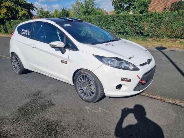 Fiesta r2b