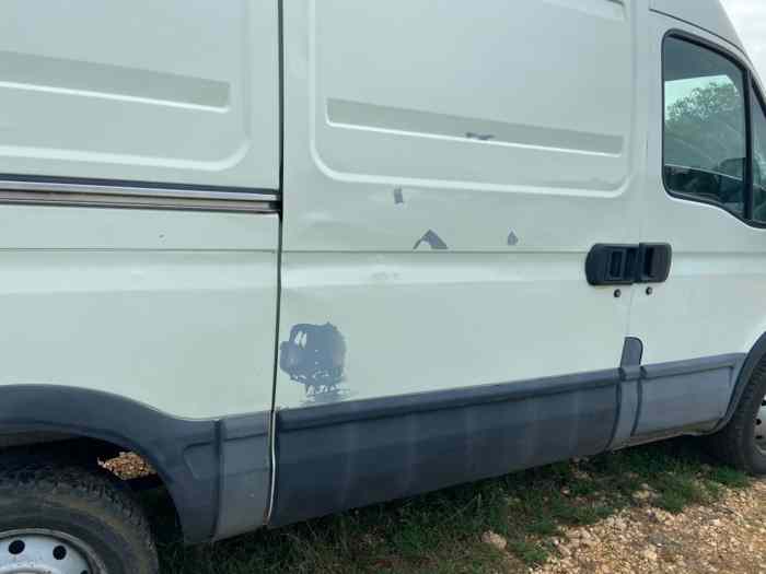 camion iveco daily 2.3 Hpi 3