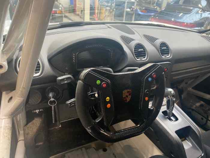 Porsche 718 Cayman GT4 Clubsport 2