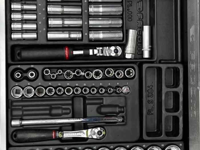 Servante Facom jet+4 noire 9 tirois avec outillage 1