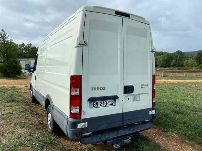 camion iveco daily 2.3 Hpi 2