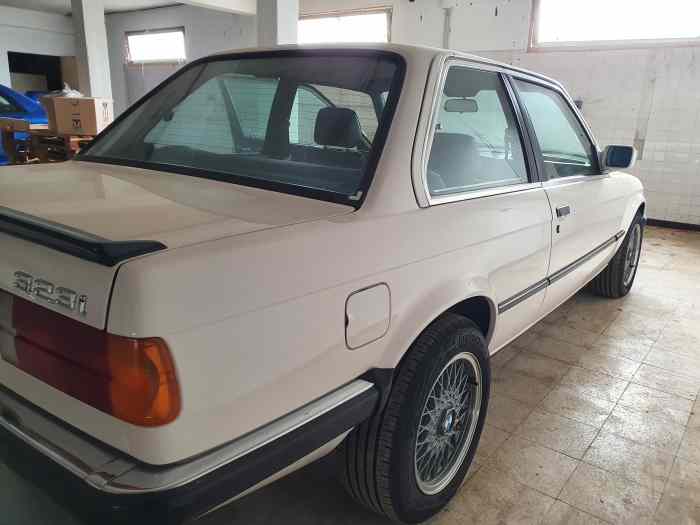 BMW E30 321.I 1