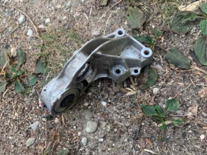 Support moteur anti cabrage rigide Peugeot 205 rallye 1
