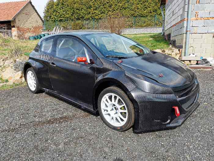 Peugeot 208 S1600 full carbon