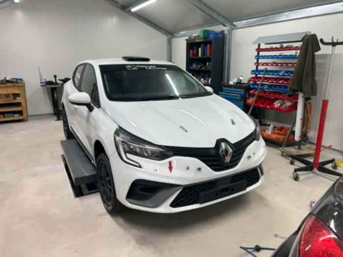Clio RC5 2023 état neuf 240Km de chron...