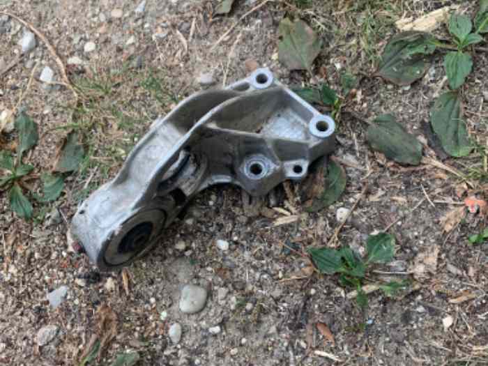 Support moteur anti cabrage rigide Peugeot 205 rallye 2