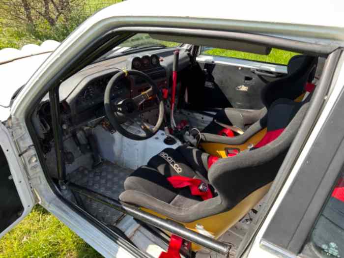 Bmw e30 323i moteur M50B25 4
