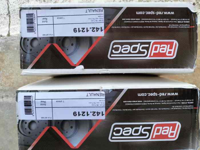 Disques neufs AR Twingo RS 240x8 0