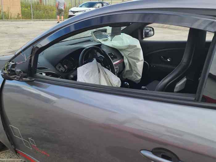 Megane 3 rs accidentée 1