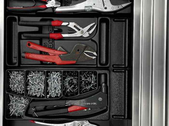 Servante Facom jet+4 noire 9 tirois avec outillage 3