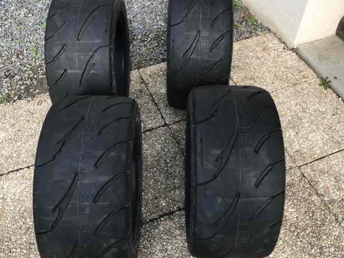 A vendre 4 pneus Nankang 235/45/13 AR1 0
