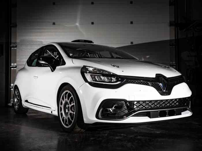 Renault Clio IV RS R3T + Spare Parts 0