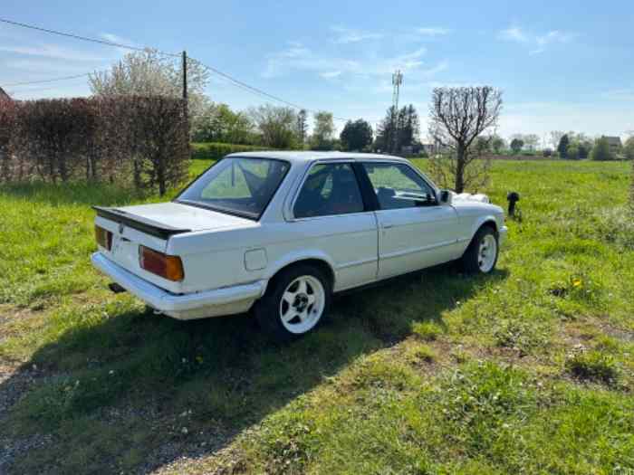 Bmw e30 323i moteur M50B25 2