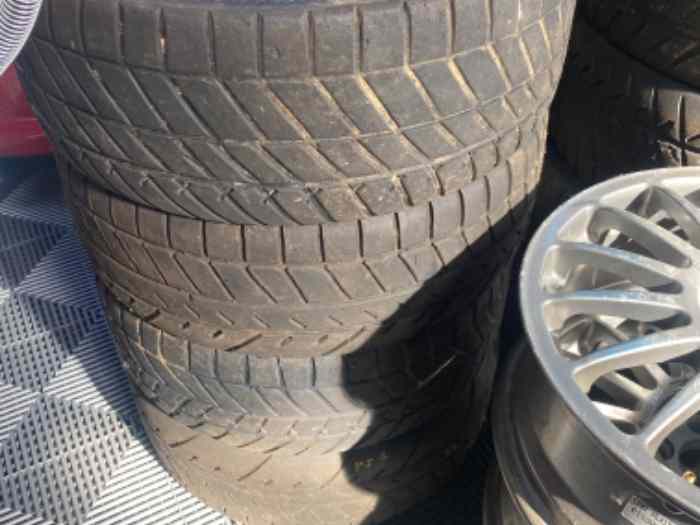 Lot pneus MICHELIN terre asphalte Ford Fiesta R2J 3