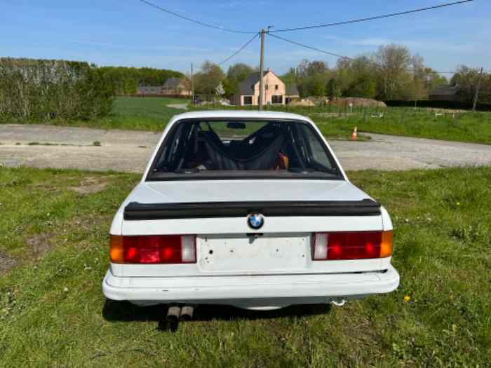 Bmw e30 323i moteur M50B25 5