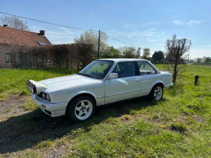 Bmw e30 323i moteur M50B25 0