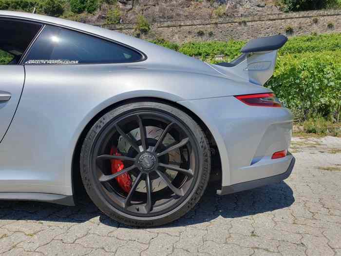 Porsche GT3 991.2 Clubsport 3