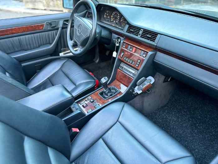 Mercedes-Benz 300 CE 24 SPORTLINE de 1992 4