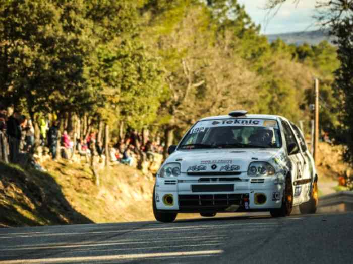CLIO F2000 dernier prix ! 3