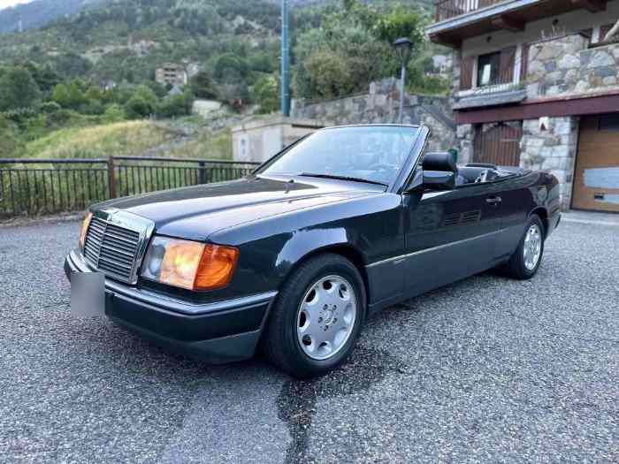 Mercedes-Benz 300 CE 24 SPORTLINE de 1...