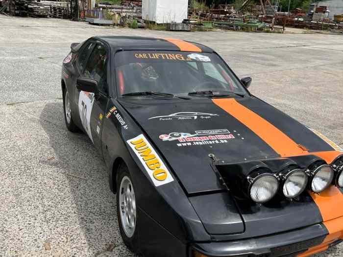 Porsche 944 de rallye 3