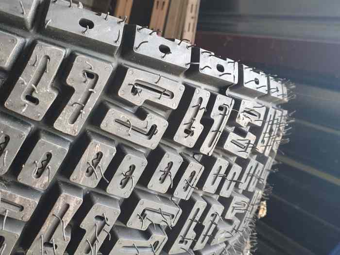 pneus-terre-michelin-neufs-pi-ces-et-voitures-de-course-vendre-de