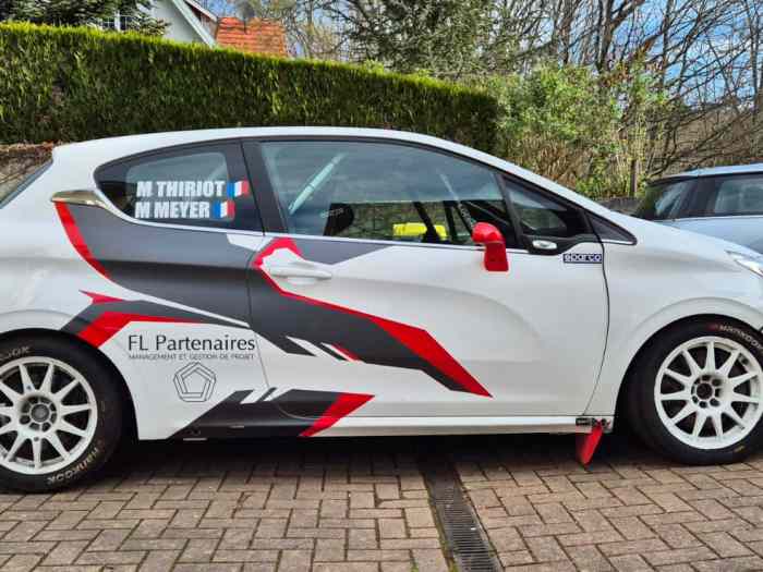 208 R2 EVO avec CG montée chez Sébastien Loeb Racing 5