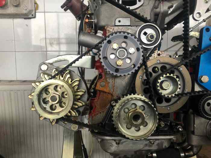 Fiat 131 2000 cm3 Abarth engine