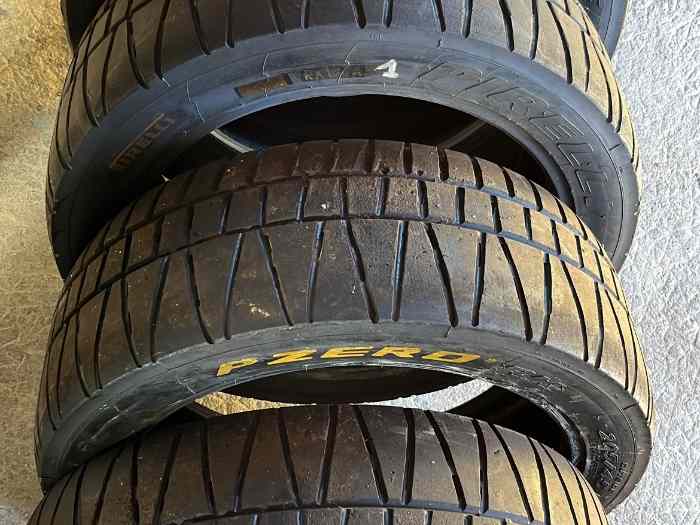 JOUEF LOT DE 4 pneus slick d'origine pour voiture de circuit électrique