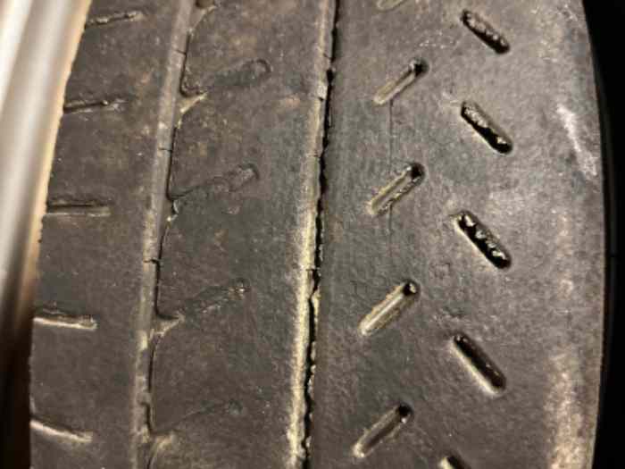 Pneus Michelin 19/60 16 pouce