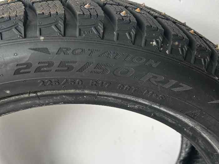 225/50 R17 - x4 pneus clous occasions Pirelli Ice Zero 2 1
