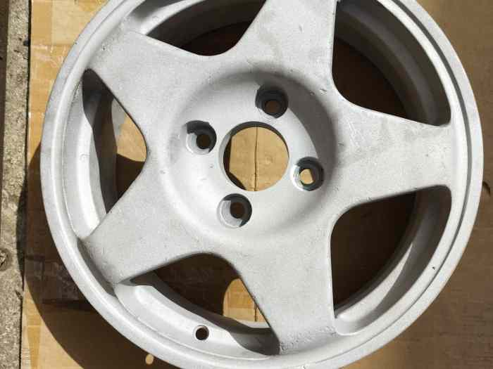 Jantes magnesium 15 pouces pour 205 rallye GR A EVO 0
