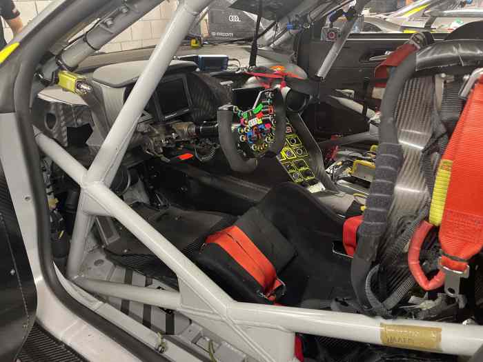 AUDI R8 GT3 EVO 2 à vendre 2