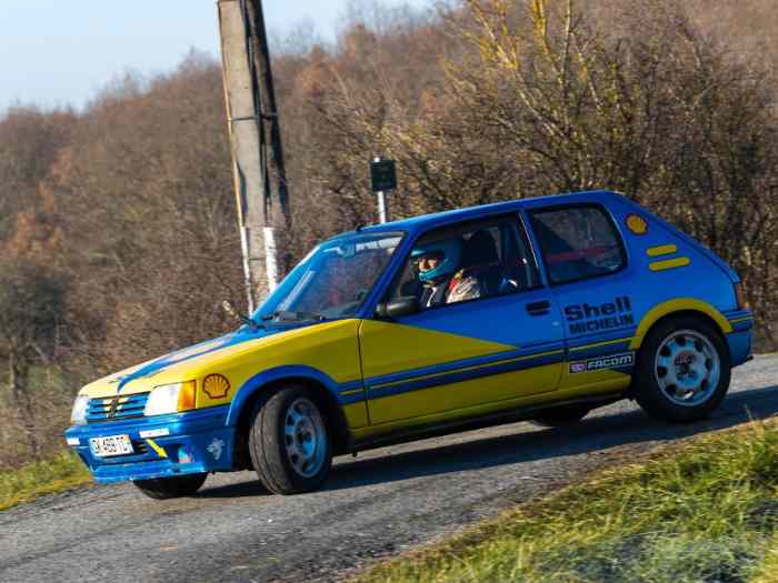 205 gti 1.9 passeport vhrs 1