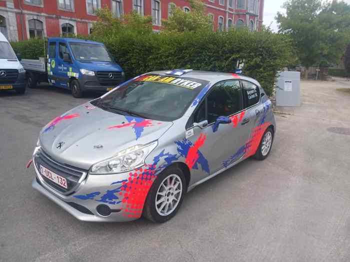 Peugeot 208 2.5 ou n2 0