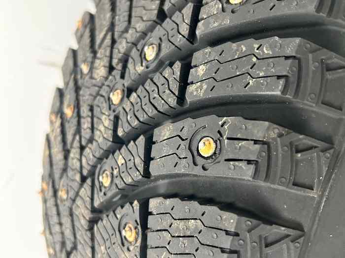 225/50 R17 - x4 pneus clous occasions Pirelli Ice Zero 2 2