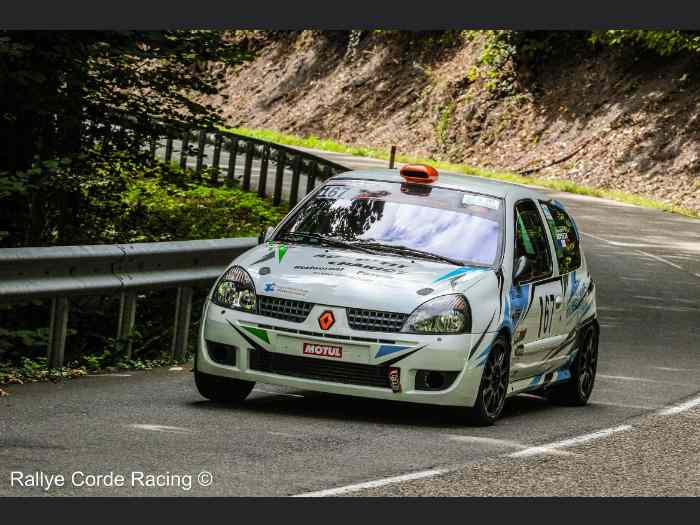 Vend ou échange Clio 2 f2000