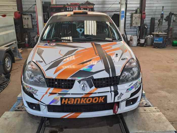 CLIO F2000/14 FR7 260 CV