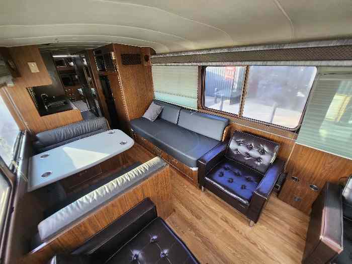 Motorhome Bus Aménagé MCI 4