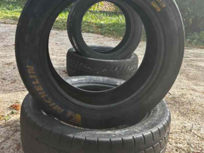 A vendre 2 pneu Michelin en 16 r 21 1