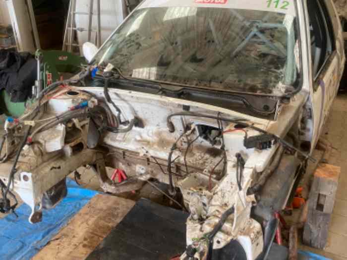 Caisse 106 rallye accidenté