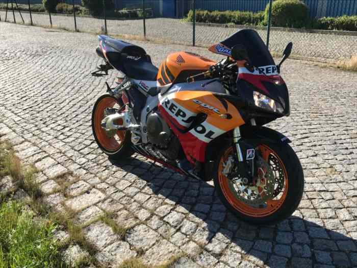 Honda Repsol CBR 1000 RR Fireblade Sportive 0