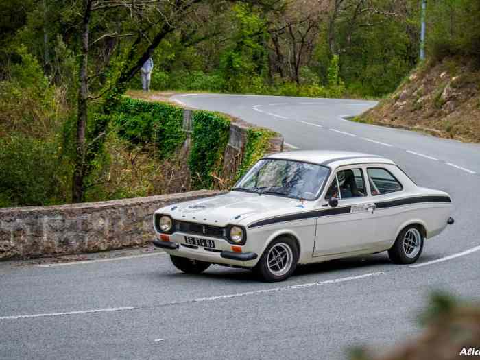 Ford escort RS 2000 MK1 0