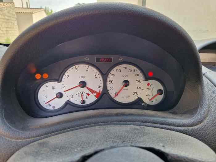 Peugeot 206 S16 idéale pour piste ou projet rallye 3