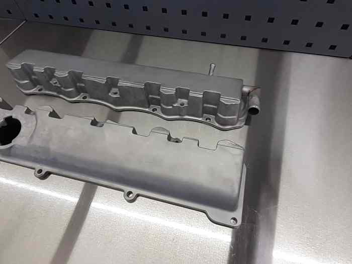 Couvre culasse cache culbuteurs TU5JP4 en alu, prêt à peindre. 0