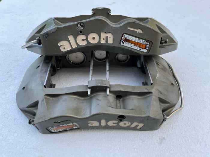 2 GROS ETRIERS ALCON MONOBLOC 6 PISTON...