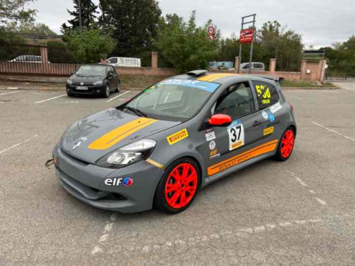 Clio 3CUP X85